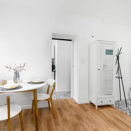 Pod Herkulesami By Renters Apartament